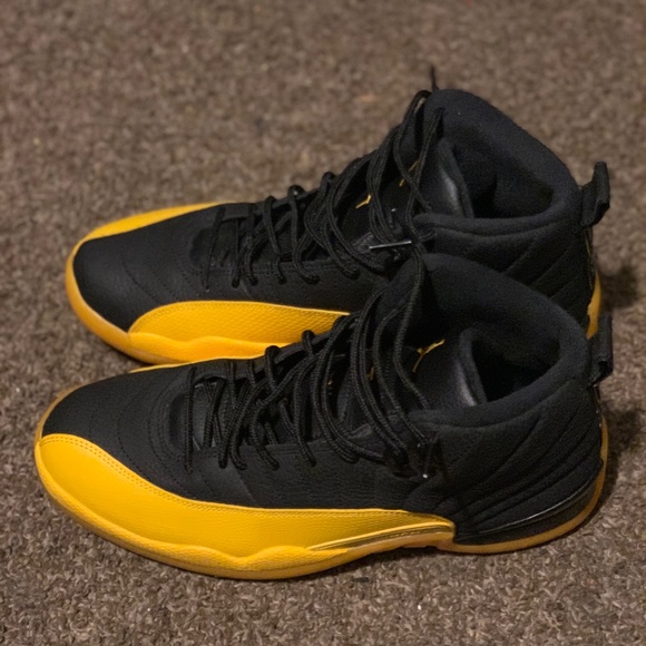 Air Jordan University Gold 12 - Picture 4 of 4